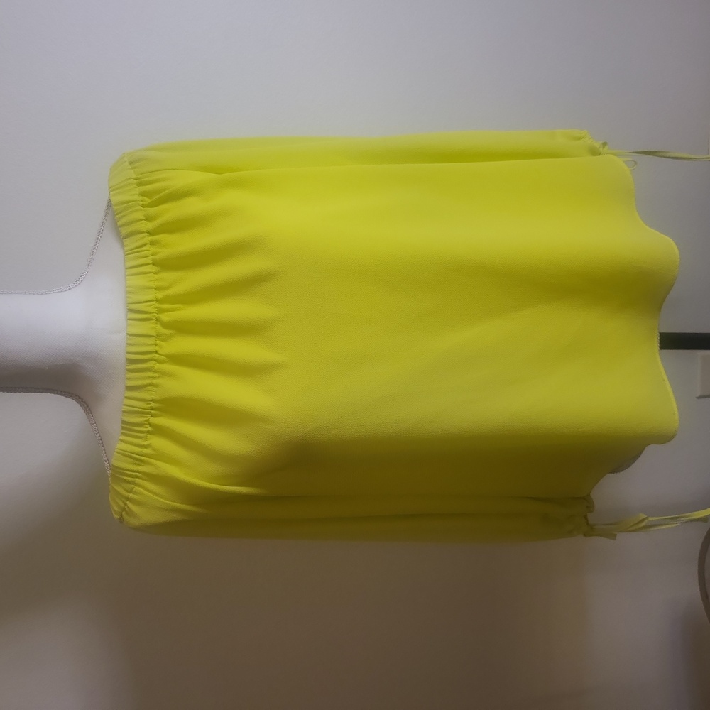 Vince Camuto off shoulder top size M Neon Yellow